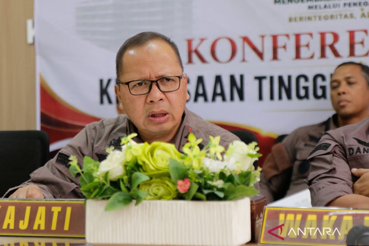 Kejati NTB memberikan sanksi disiplin enam pegawai kejaksaan
