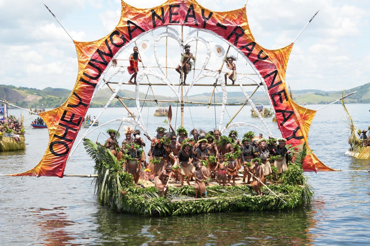 Wamenpar minta pemda integrasikan event wisata tarik wisman ke Papua