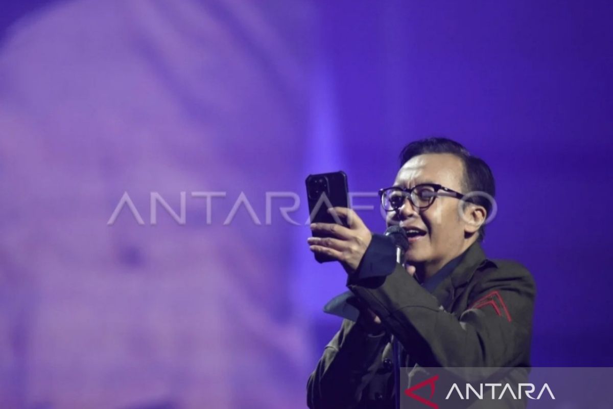 Pesawat Garuda Indonesia GA604 Ban Pecah, Ari Lasso Puji Aksi Pilot