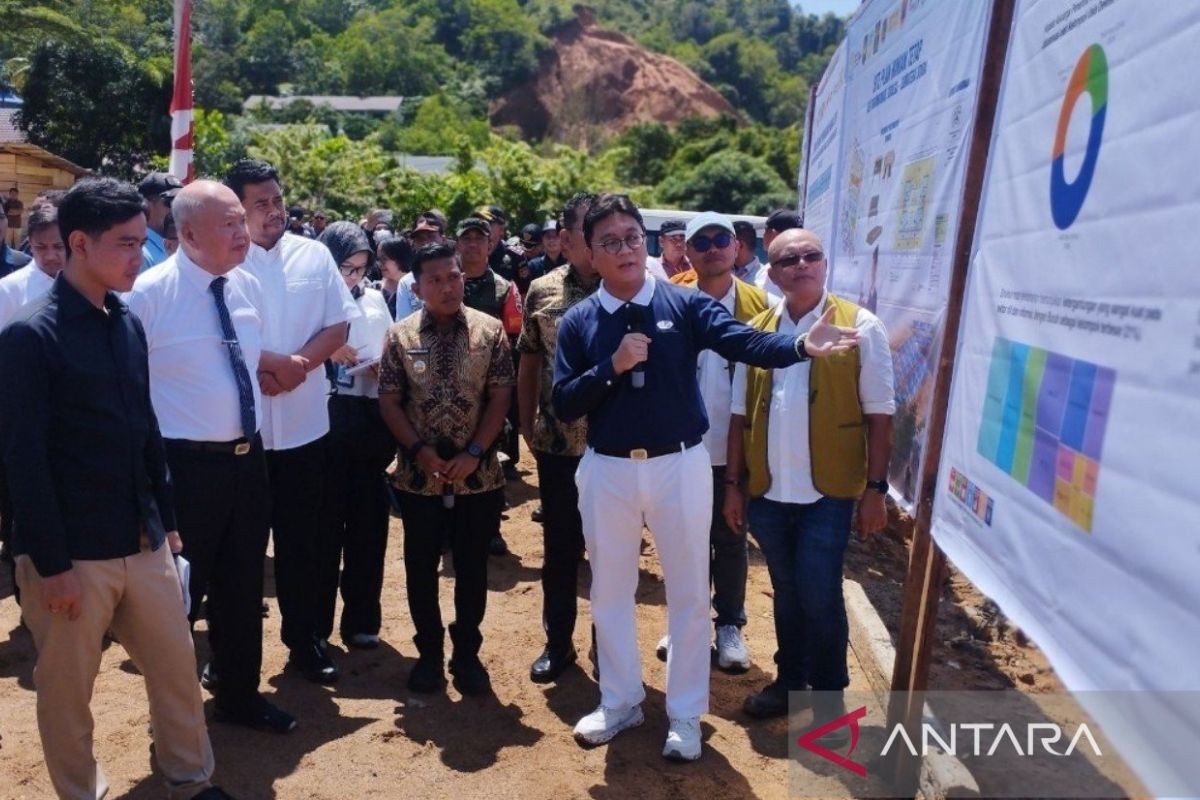 Wapres Gibran serahkan sertifikat hunian tetap di Sibolga