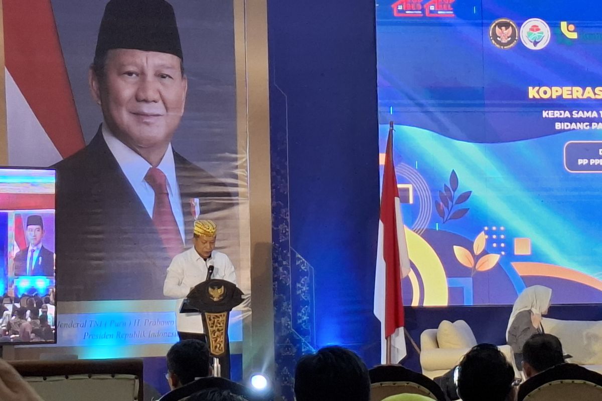 Menkop sebut aturan operasional KDKMP segera keluar