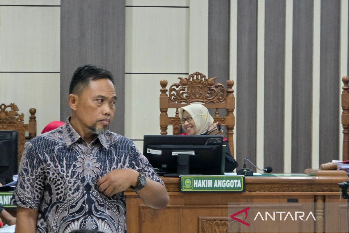 Sidang Bupati Cilacap ungkap pembagian THR Rp265 juta untuk forkopimda