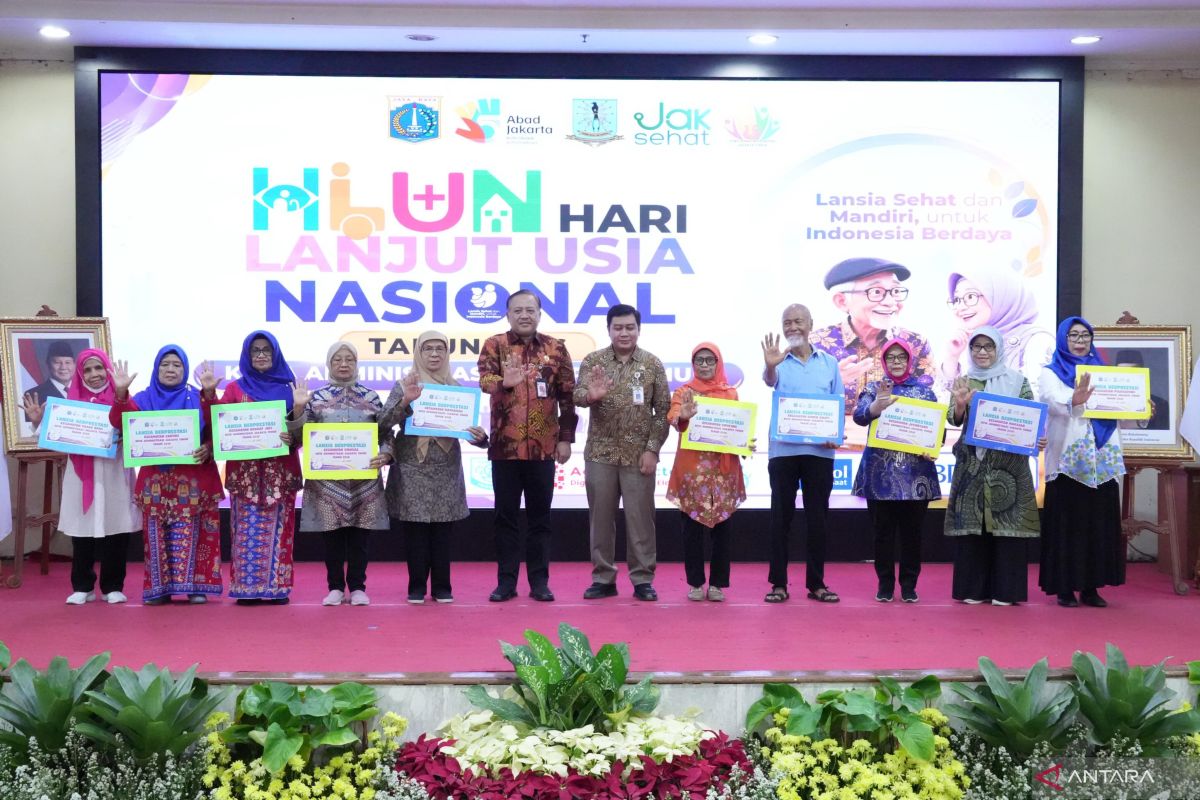 Pemkot Jaktim pacu lansia jadi teladan bagi keluarga dan lingkungan