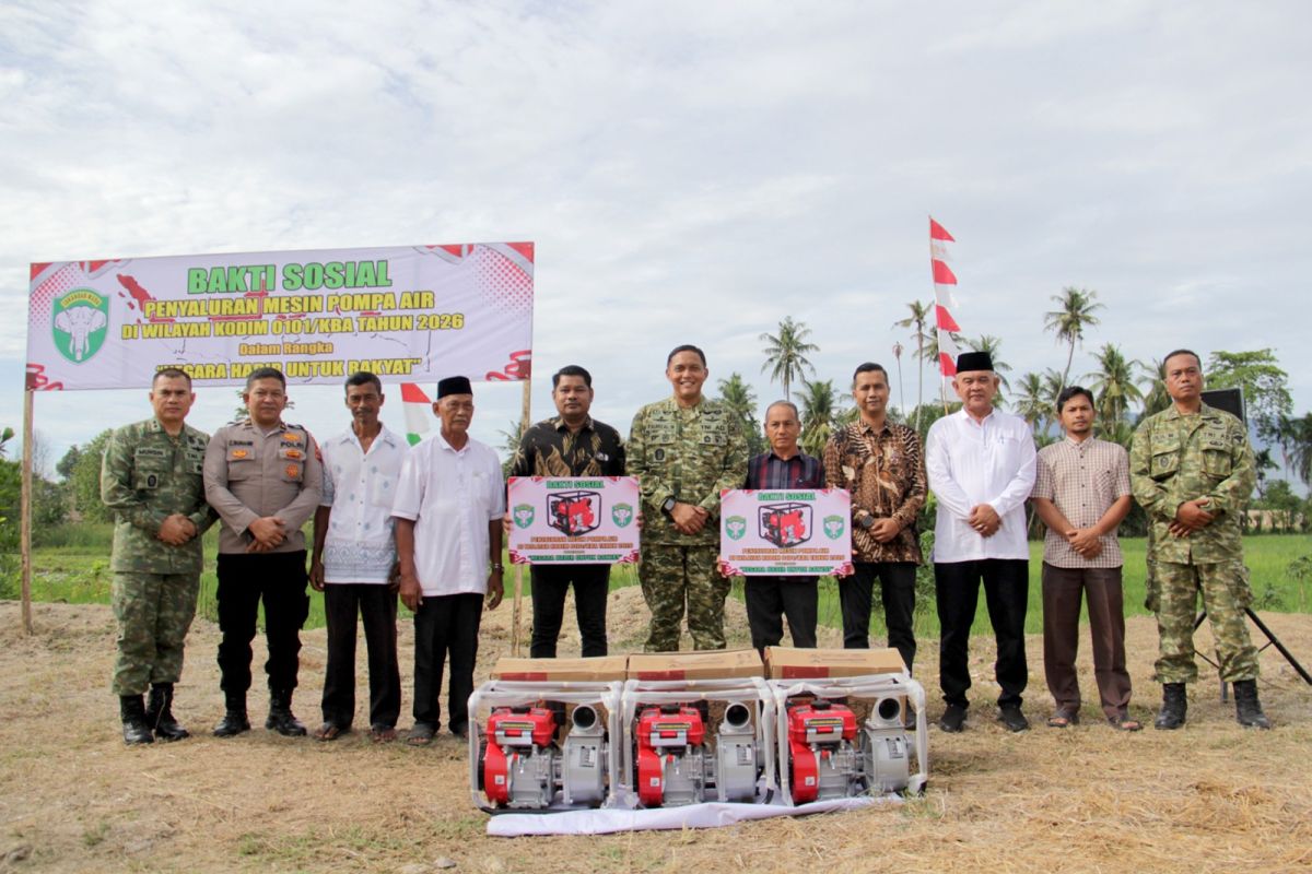 Kodim 0101/KBA salur empat unit mesin pompa atasi kekeringan