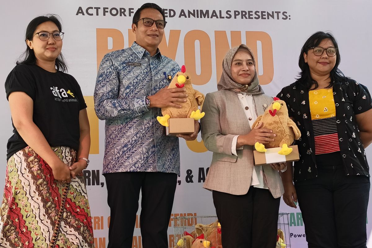 Kementan dorong transisi peternakan ayam bebas sangkar