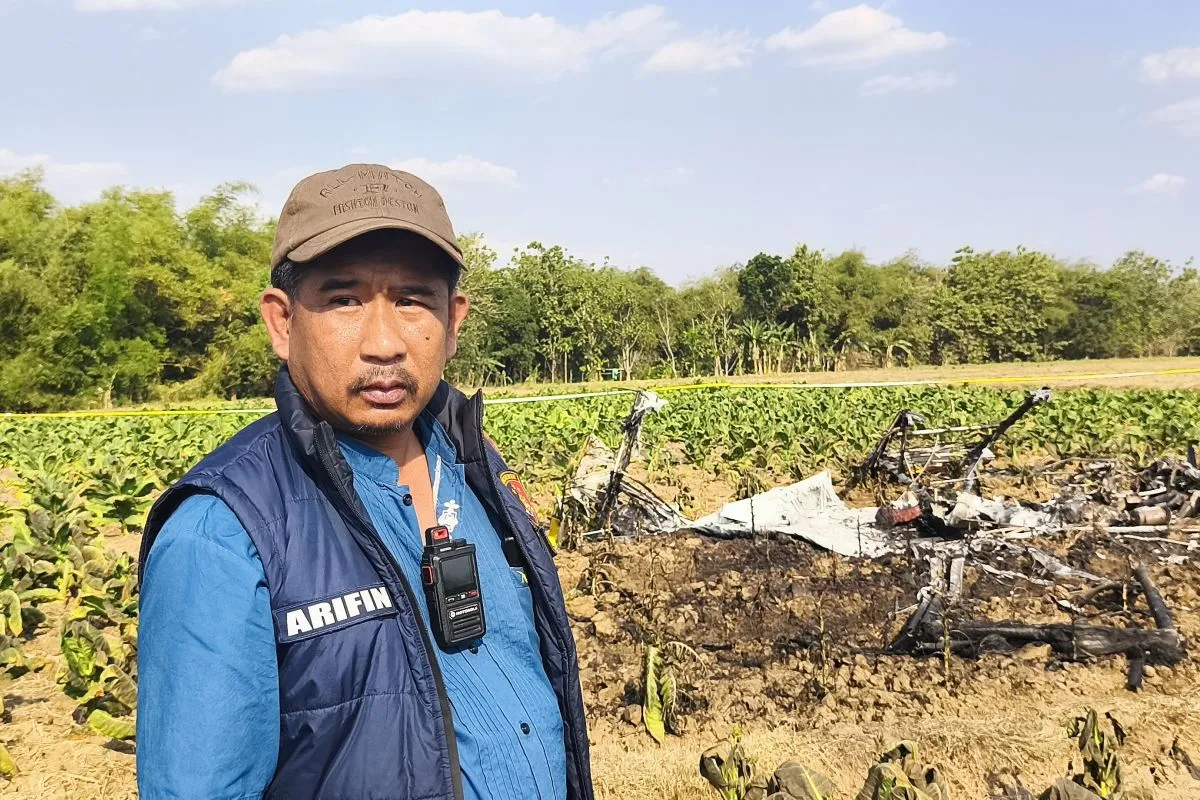 Pesawat aerosport tujun Malang jatuh dan terbakar di Blora