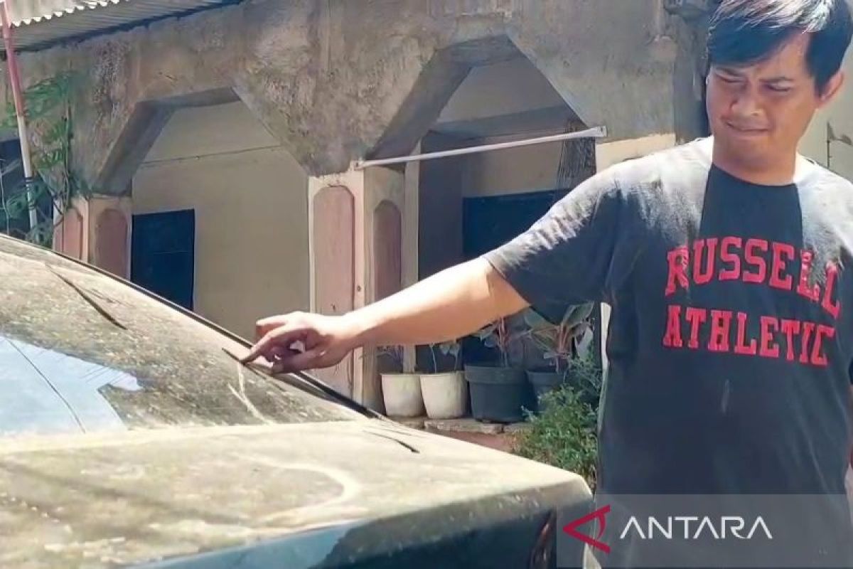 Abu vulkanik yang menempel di kendaraan disarankan segera dibersihkan
