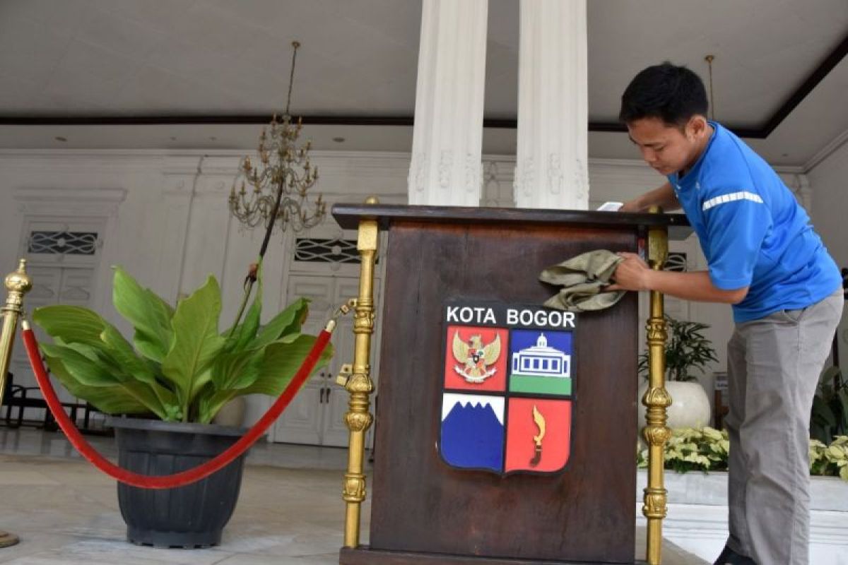 Dampak sebaran abu vulkanik Gunung Anak Krakatau di Bogor