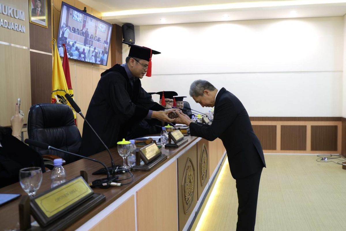 Dedie Rachim raih gelar doktor Ilmu Hukum, dorong sentralisasi data nasional