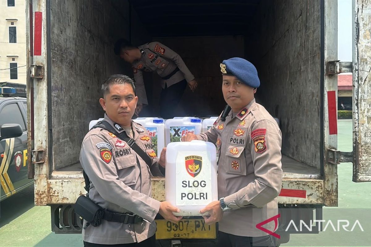 Polda Sumsel distribusikan 100 jerigen cairan X-Fire ke 11 Polres