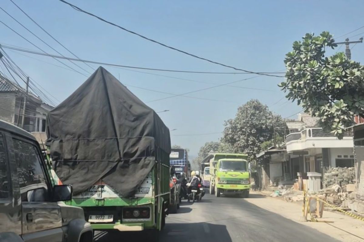 Kualitas udara Bandung Barat anjlok imbas abu Krakatau, Warga diimbau bermasker! - ANTARA News Jawa Barat