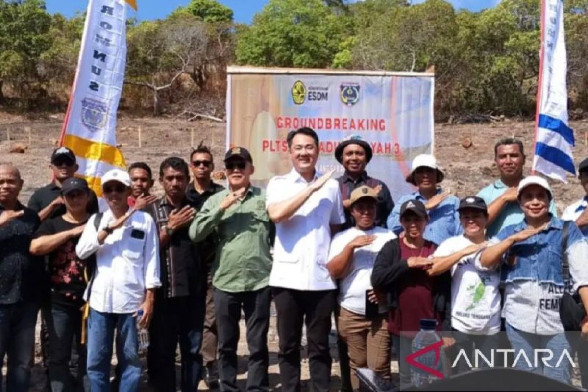 Pemkab Tanimbar mulai pembangunan PLTS Terpadu penuhi kebutuhan listrik warga empat desa - ANTARA News Ambon, Maluku