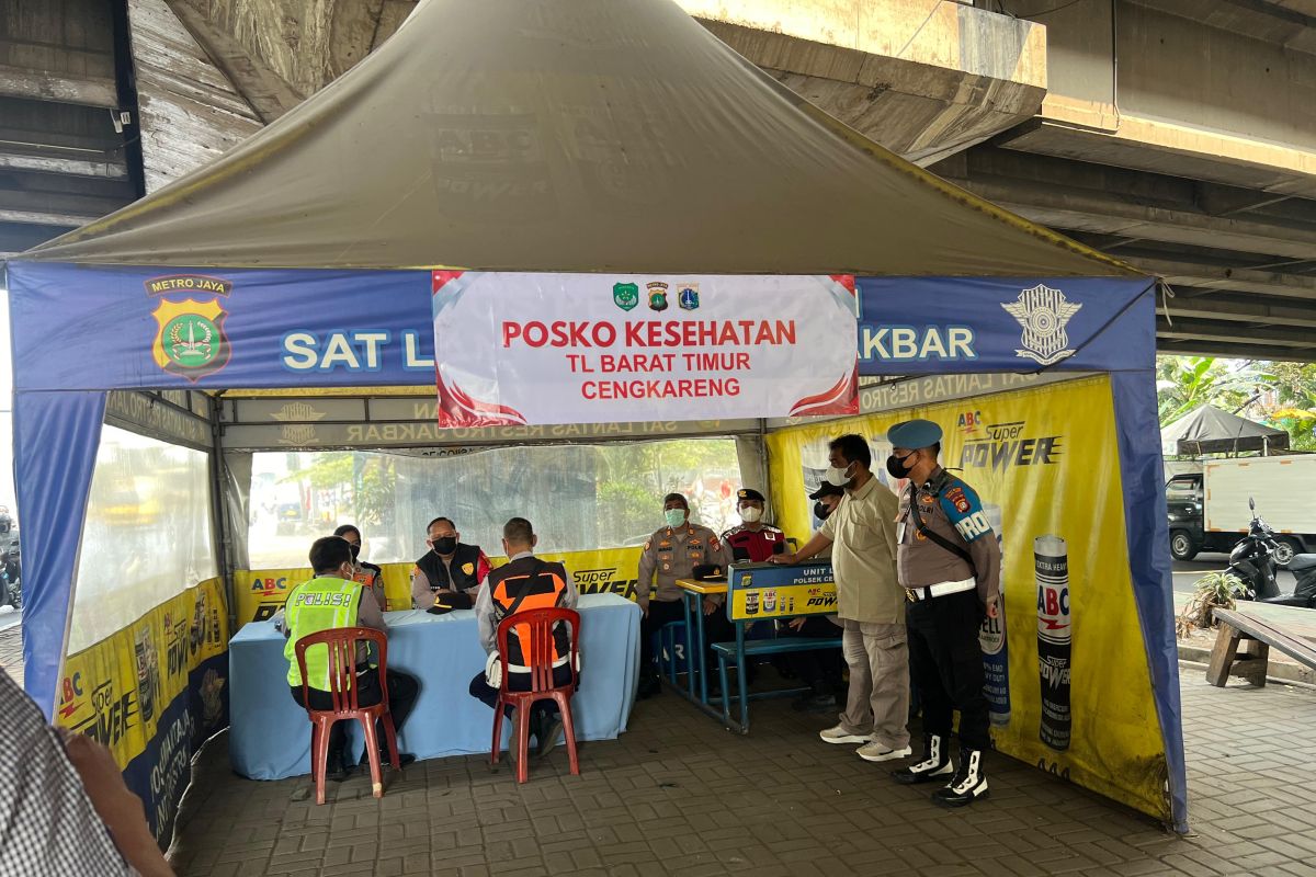Dampak paparan abu, Polres Jakbar siagakan sembilan posko kesehatan