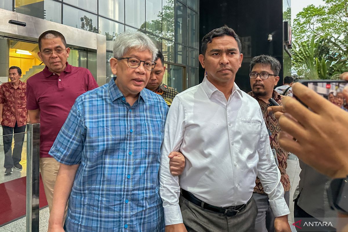 KPK periksa eks Dirut Bank BJB untuk hitung kerugian negara akibat kasus iklan