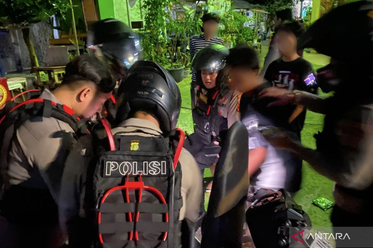Diduga bawa ganja, Polisi tangkap empat remaja di Jakut