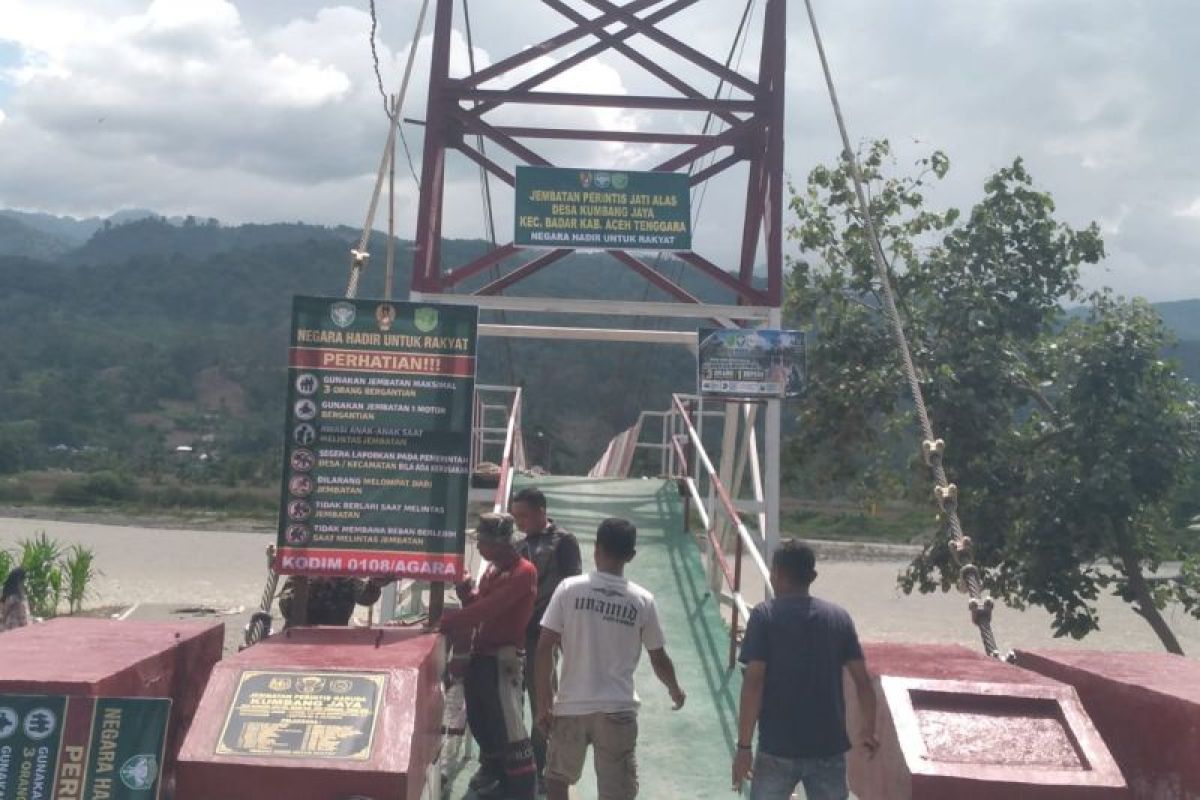 TNI rampungkan tujuh jembatan gantung di Aceh Tenggara