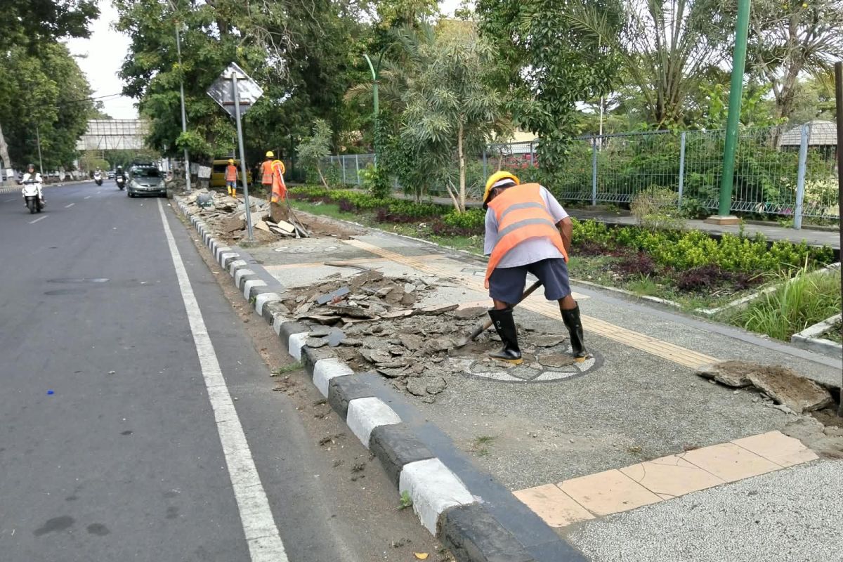 Pemkot Mataram tata kawasan pedestrian di Jalan Langko