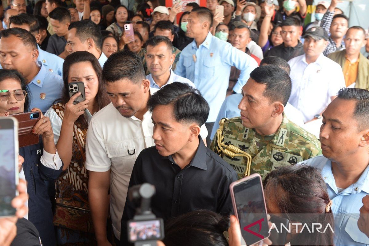 Wapres Gibran kunjungi dua siswa diduga keracunan MBG di Berastagi