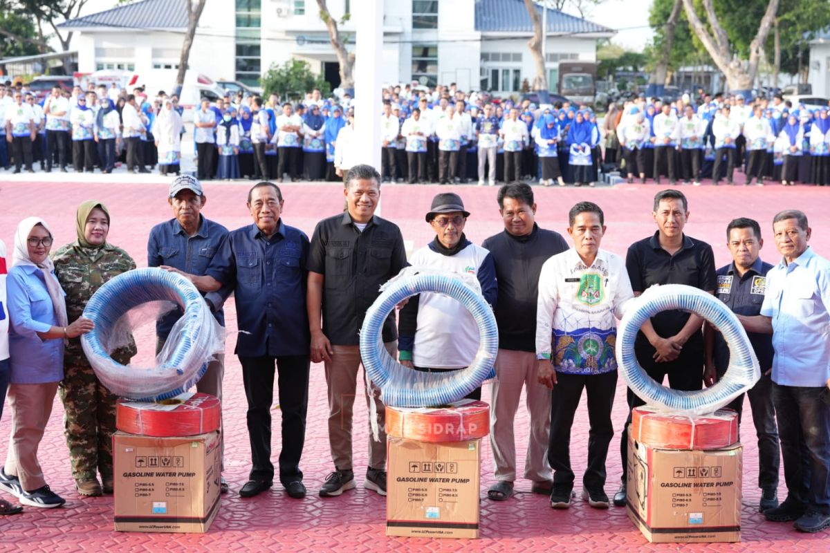 Hadapi El Nino Kementan salurkan 561 pompa air di Sidrap