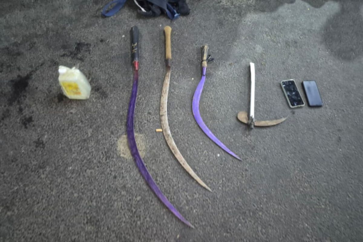 Polisi amankan pemuda hendak tawuran bawa air keras di Duren Sawit
