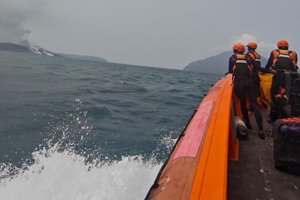 IWO Lampung Timur gelar doa bersama untuk keselamatan jurnalis yang hilang di Selat Sunda