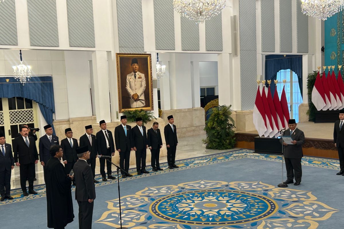 Presiden Prabowo lantik Suahasil Nazara jadi Menkeu gantikan Purbaya