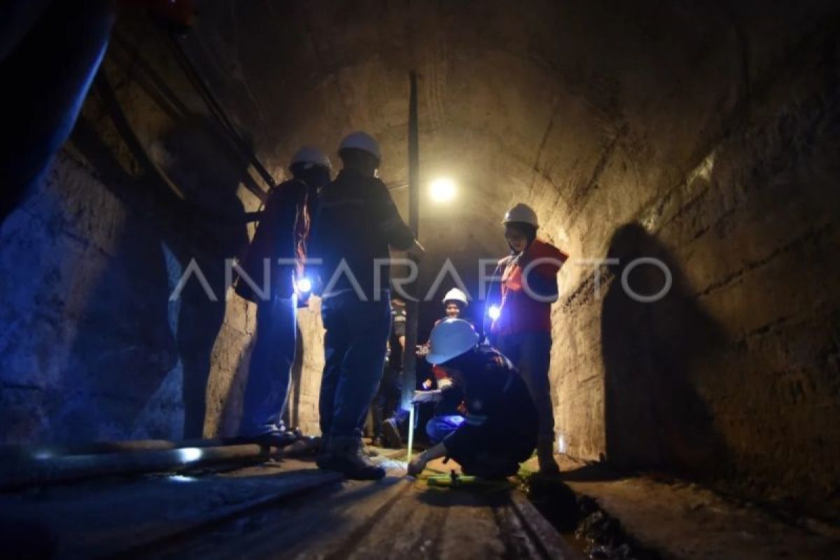 Penelitian mahasiswa di lubang tambang batu bara