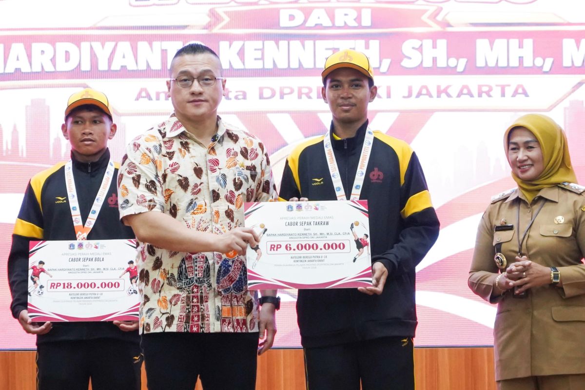 Legislator beri bonus untuk atlet Jakbar peraih juara umum POPPROV
