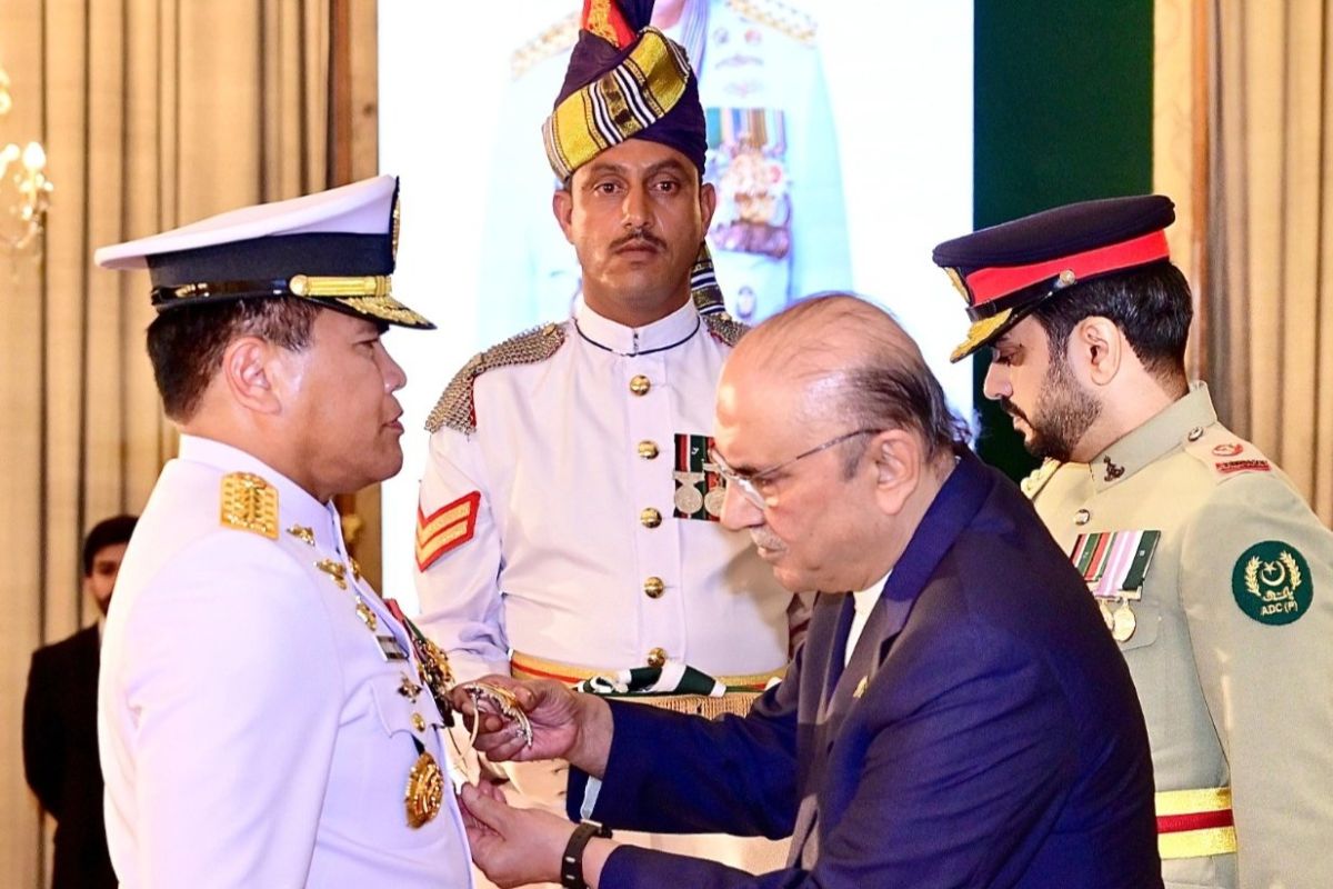 Pakistan awards Indonesia Navy Chief Nishan-e-Imtiaz for defense ties