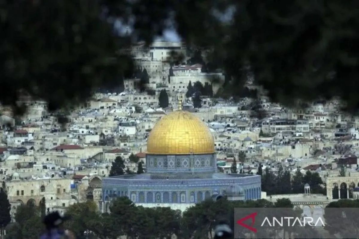 Ratusan pemukim Israel serbu Masjid Al-Aqsa — NadiKabar.com
