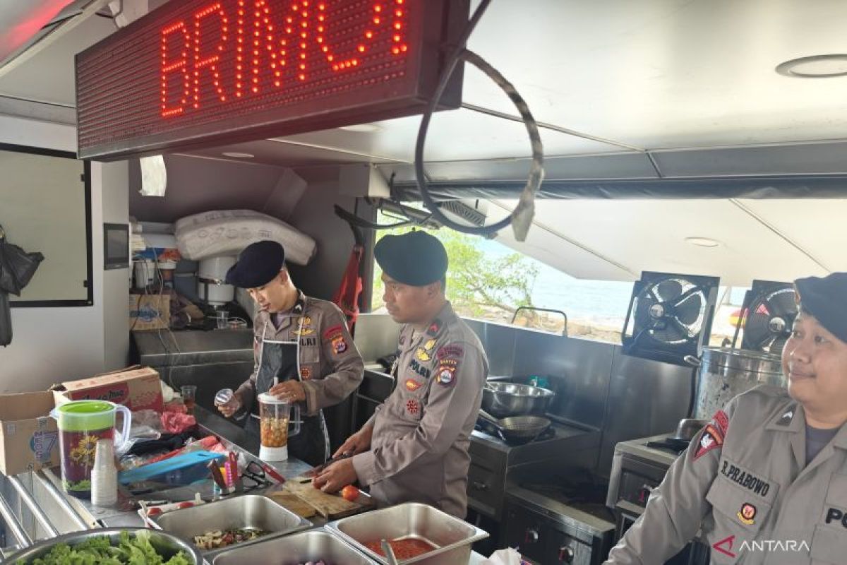 Dukungan Polri: 300 Porsi Makanan Harian untuk Tim SAR Jurnalis