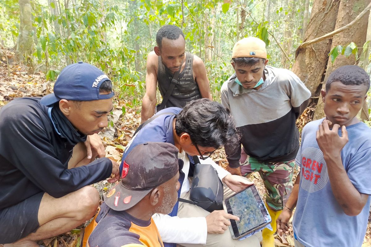 Tim Patriot Unhas bantu warga kendalikan karhutla di Fakfak Timur