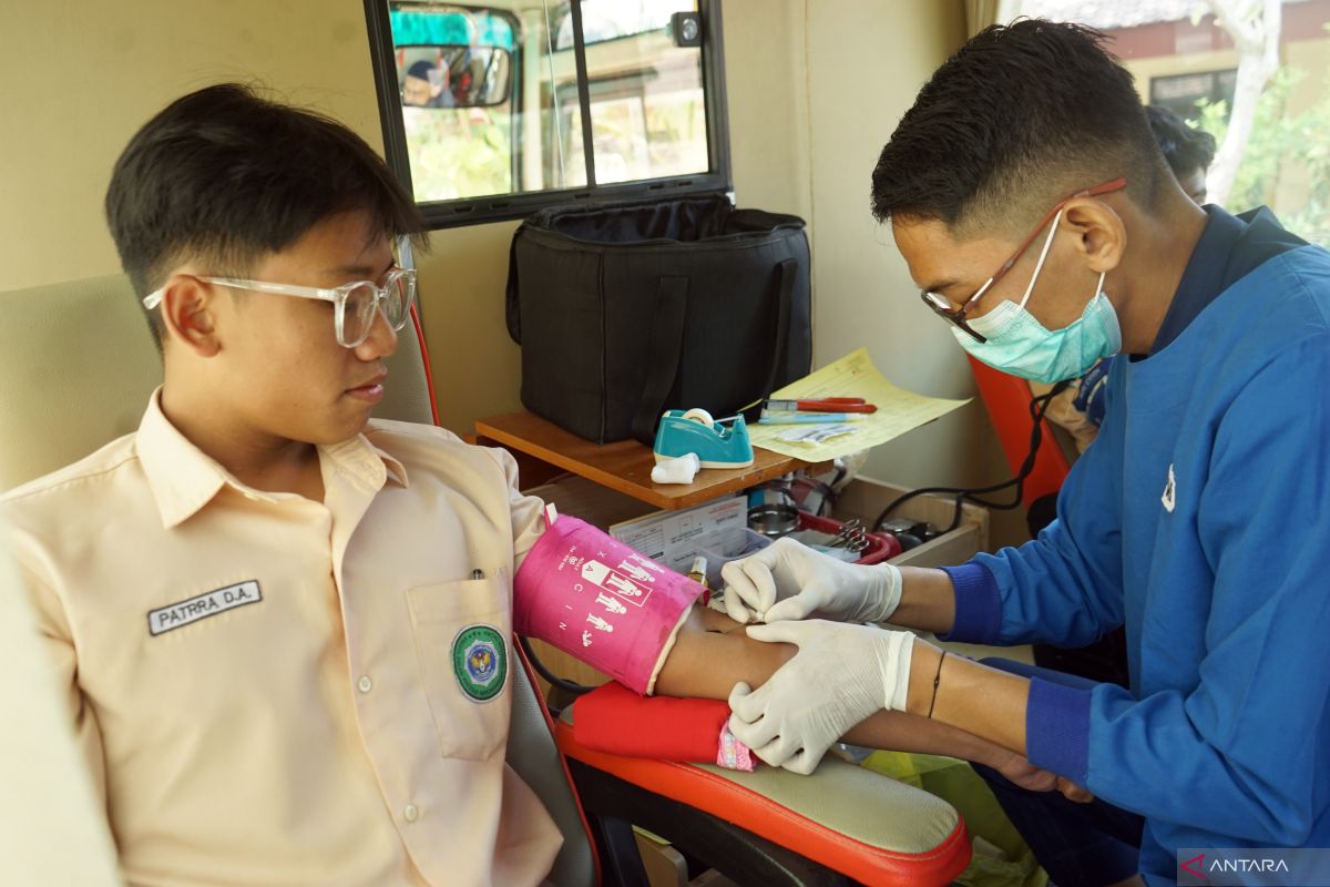 Donor darah keliling menyasar pelajar di Tulungagung
