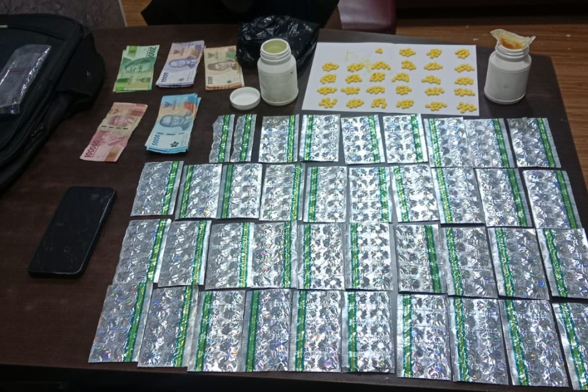 Polrestro Jakut sita 4.212 butir obat keras dalam Operasi Nila Jaya
