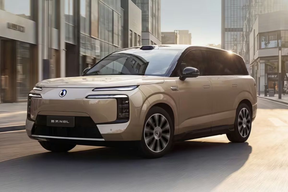 Denza N8L listrik hadir dengan baterai 130 kWh, jarak tempuhnya 960 km