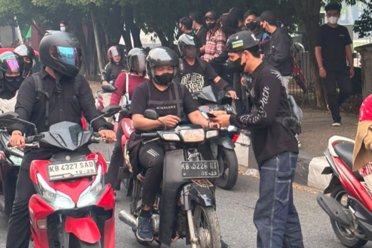 Asmo Kalbar bersama HWBC dan Allmatic salurkan masker lewat Vario Evo Night Ride - ANTARA News Kalimantan Barat