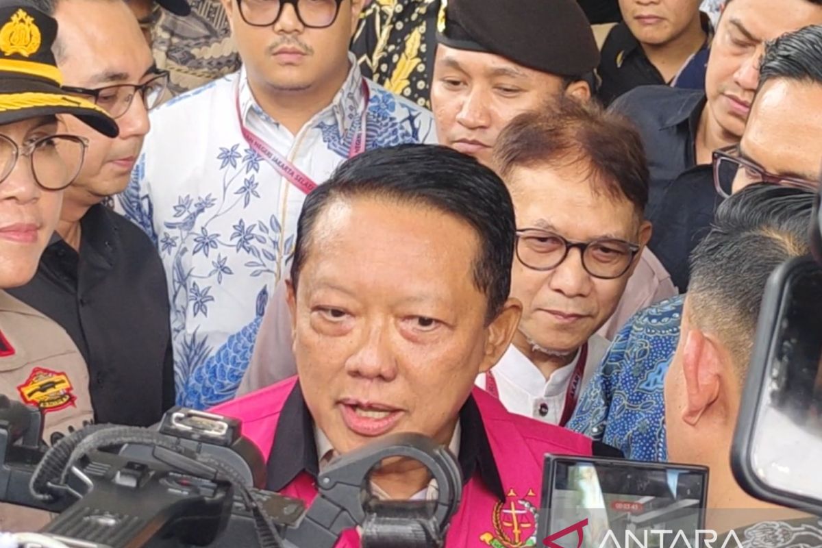 Desak Jampidsus, Febrie Minta Penjelasan Kasus Sitaan Emas 74 Kg