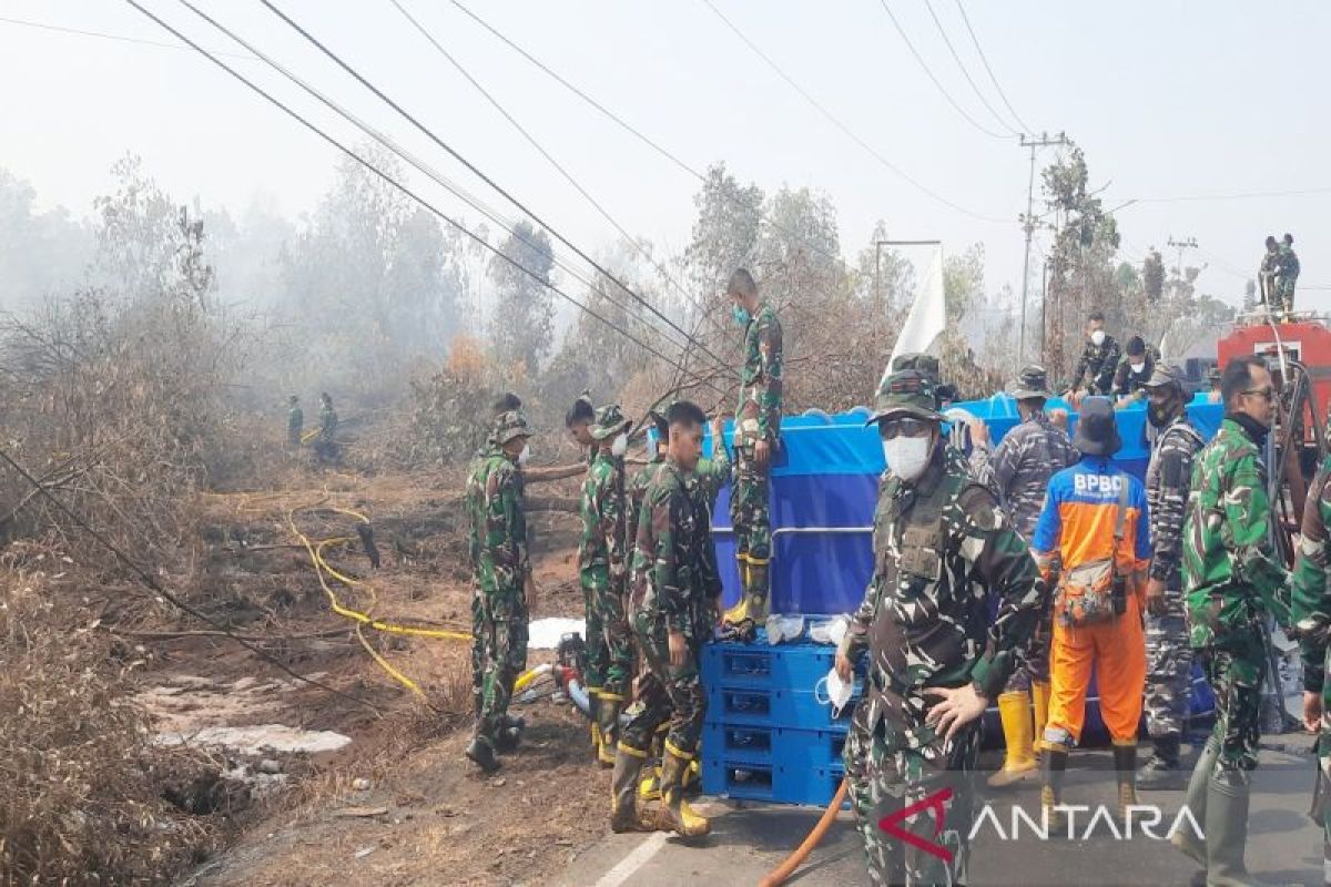 TNI gunakan tangki air lipat Kemenhan padamkan karhutla di Kalsel