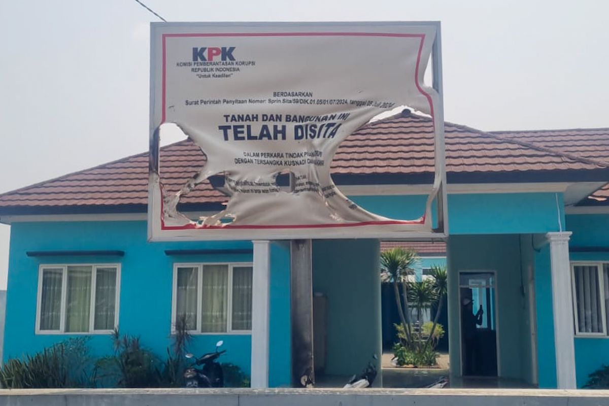 Penyitaan Aset Korupsi Hibah Jatim Diusik, Segel KPK Dirusak