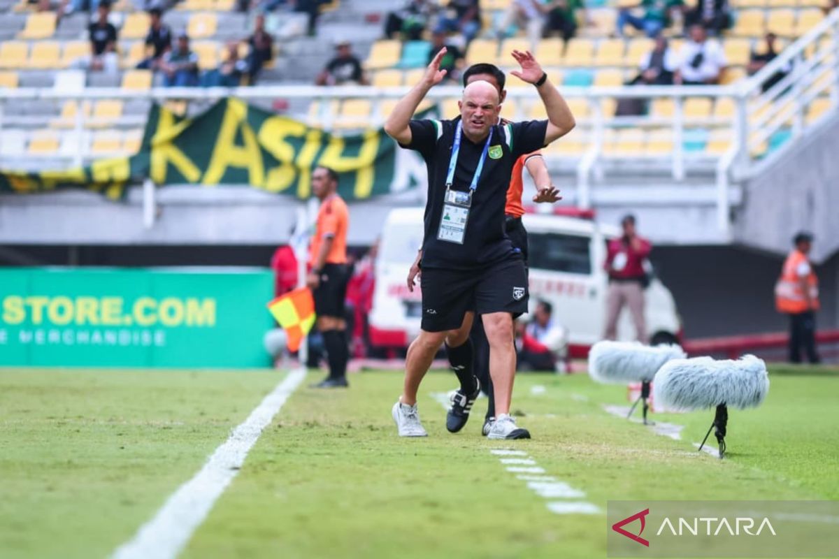 Pelatih: Persebaya kurang agresif antisipasi skema bola mati