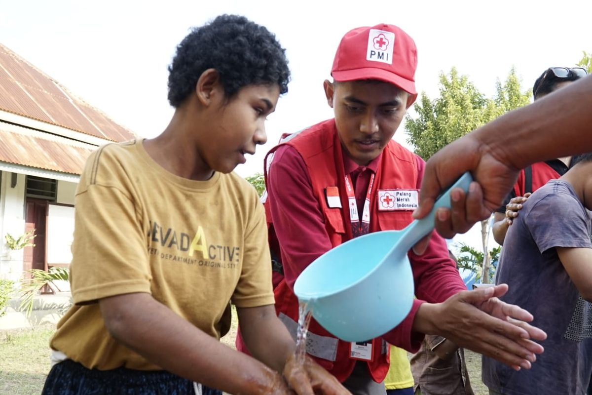 Langkah PMI Tanamkan Pola Hidup Sehat Anak Difabel Ende