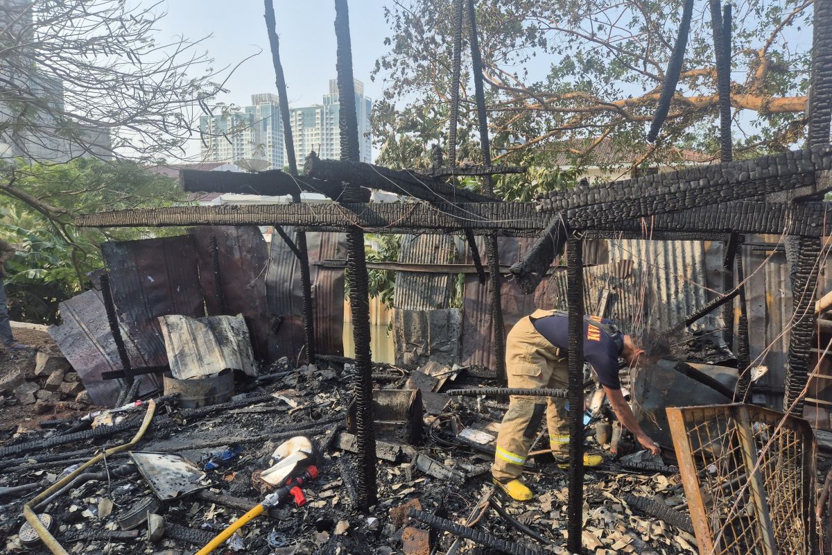 Kebakaran melanda bedeng di Kelapa Gading Timur, Jakut
