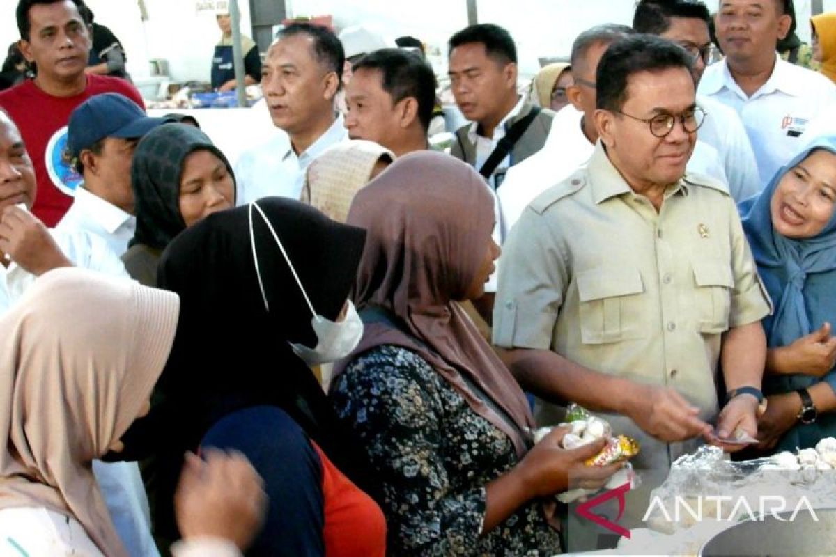 Mendag pastikan harga bahan pokok di Pasar Potrojayan Sleman stabil