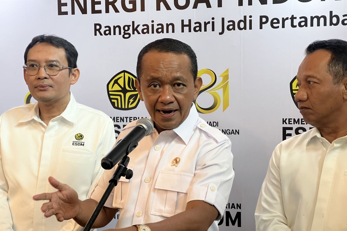 Menteri Bahlil bentuk tim untuk susun DIM RUU Migas