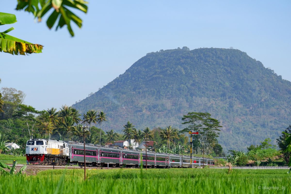 Perjalanan Pelanggan KAI Terus Berubah, dari Mobilitas Harian hingga Pengalaman Wisata