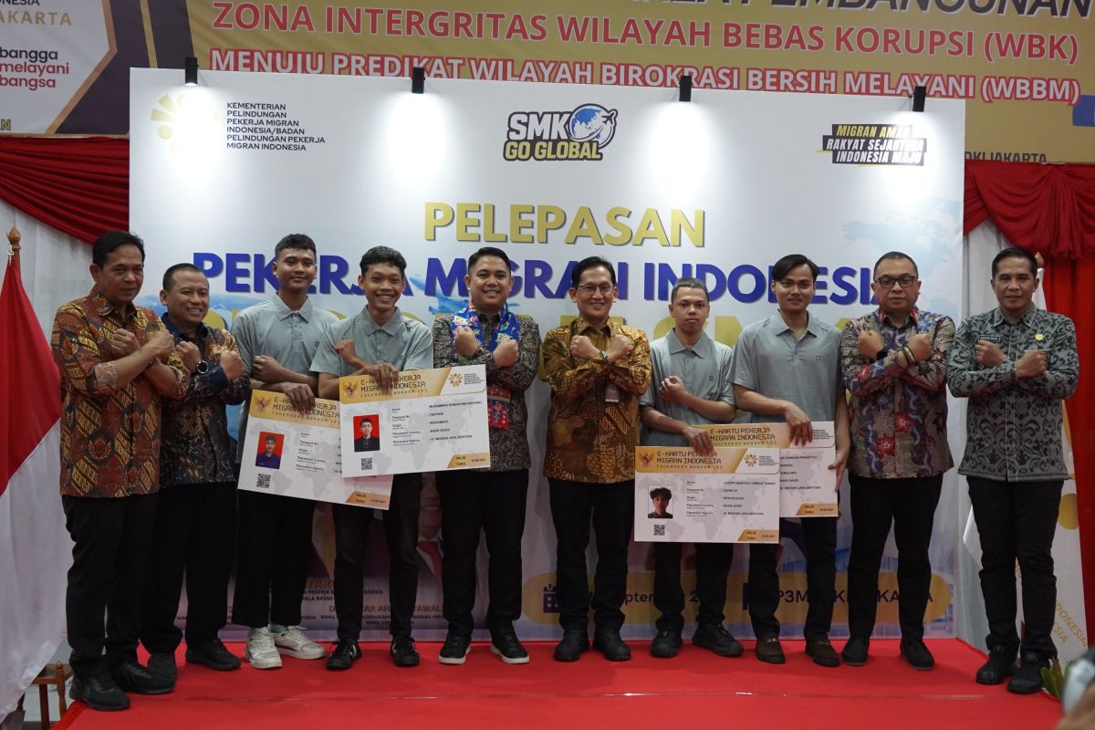 Wamen P2MI lepas 37 pekerja migran program SMK Go Global ke Saudi