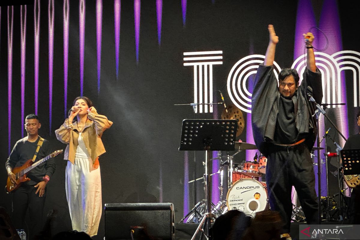 Tampil perdana di Pestapora, Tompi duet dengan sang putri Ayesha — NadiKabar.com