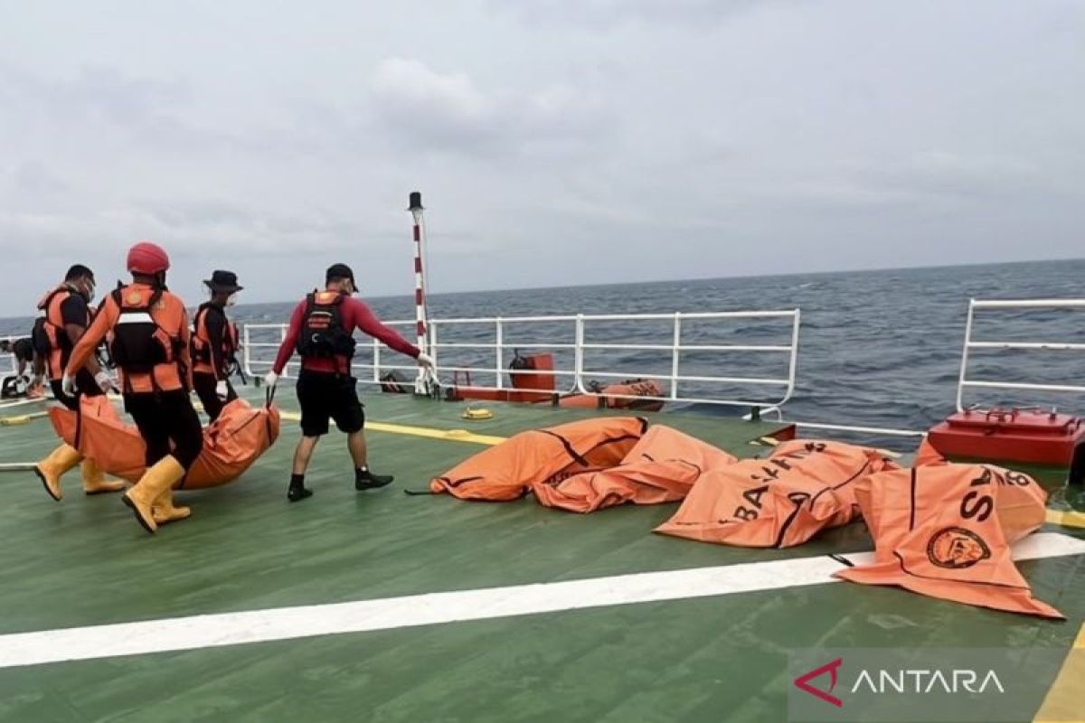 Tim SAR temukan 10 jasad korban KM Virgo pada Jumat