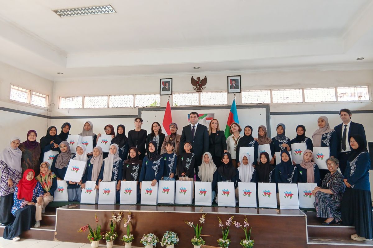 Ilustrasi berita Nasional: Azerbaijan kenang jasa pahlawan bersama anak Panti Asuhan Putra Setia
