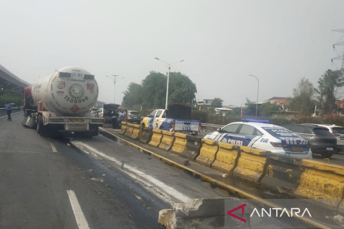 Polisi ungkap "microsleep" sebabkan sopir struk tabrak pembatas tol